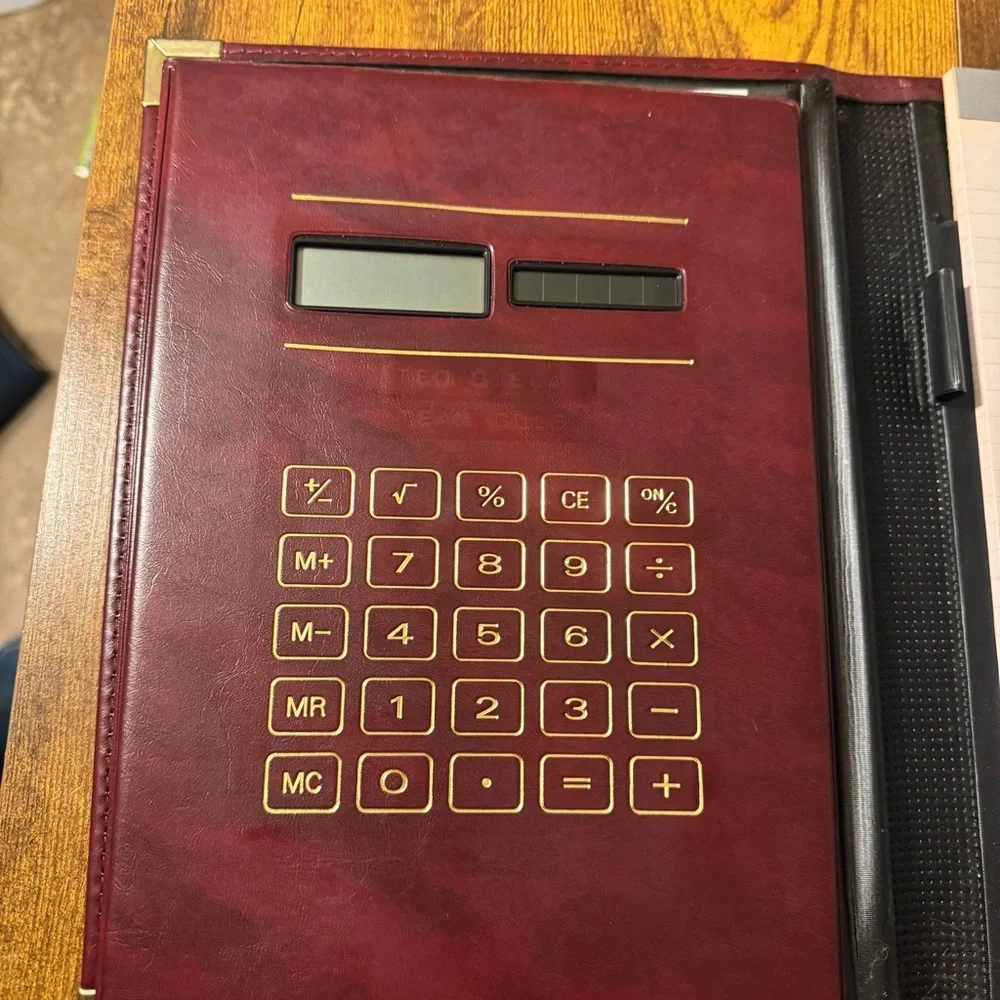 InteliDesign Vintage Locking Portfolio‎ Calculator Padfolio Burgundy Key